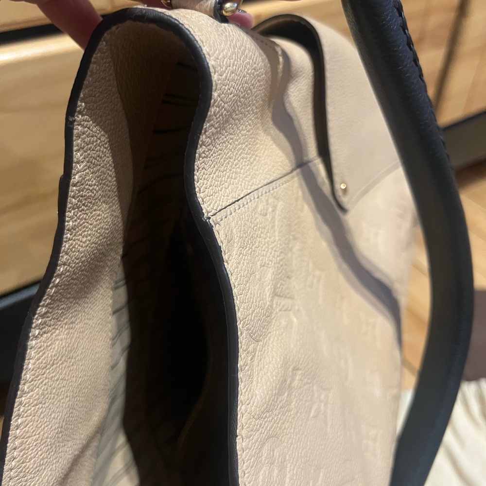 🥳SALE 🥳LIKE NEW AUTHENTIC LOUIS VUITTON CROSSBODY/TOP HANDLE BAG💕🥰❤️ - Picture 13 of 16